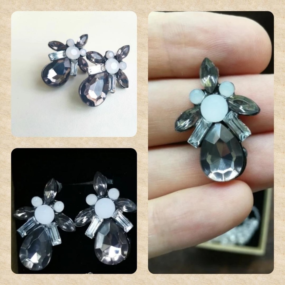 Vintage Style Rhinestone Party Earrings.